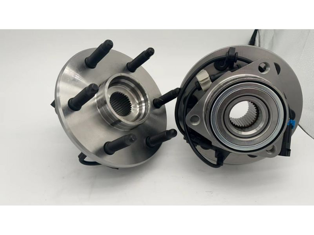 GMB: GH30850 T-139 RBCN515036 / RM930909 / As rodas dianteiras da versão de tração nas quatro rodas do Cadillac Escalade importado (1998-2006) 