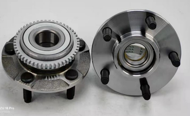 513115 / YR3Z-1104AA / RM930520 / A RODA TRASEIRA DO FORD MUSTANG de terceira geração.