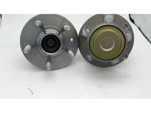 1027121-00-A / RM930883 / As rodas dianteiras da versão de tração nas duas rodas do modelo Tesla S. 