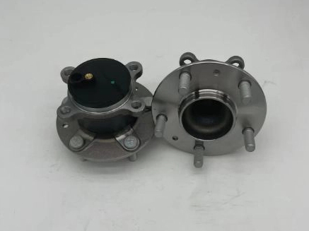 D10E-26-15X / RM930930 / As rodas traseiras do Mazda CX-3 importado